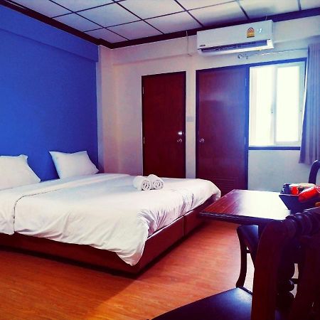 Beerapan Hotel Bangkok Bagian luar foto