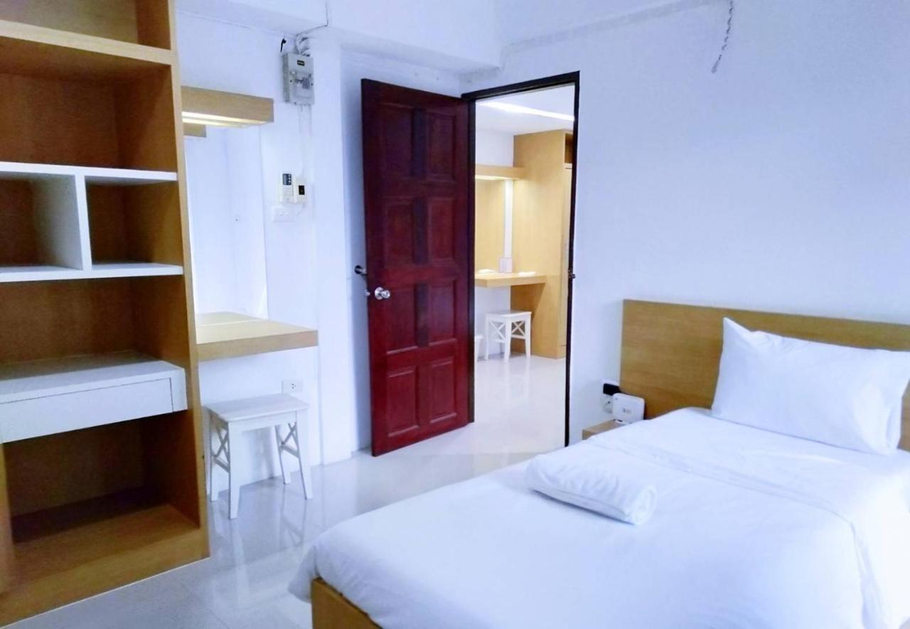 Beerapan Hotel Bangkok Bagian luar foto