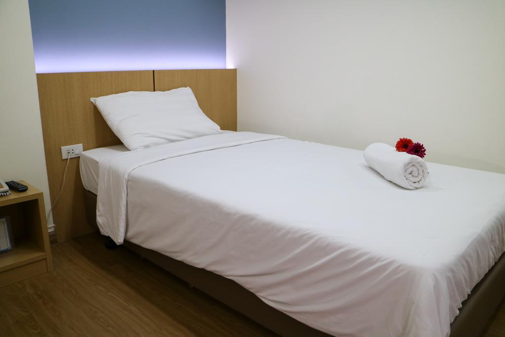 Beerapan Hotel Bangkok Bagian luar foto