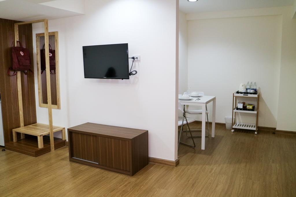 Beerapan Hotel Bangkok Bagian luar foto