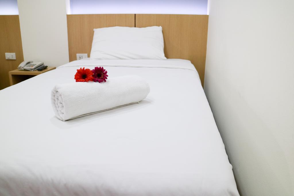 Beerapan Hotel Bangkok Bagian luar foto