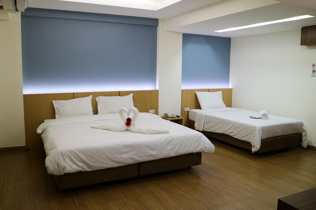 Beerapan Hotel Bangkok Bagian luar foto