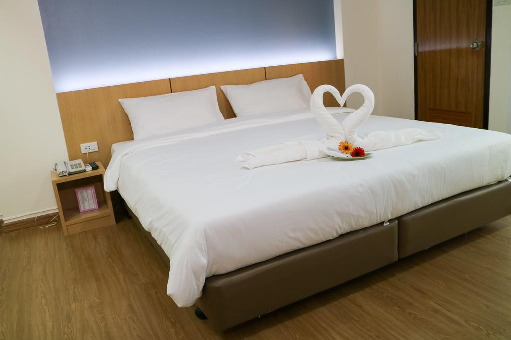 Beerapan Hotel Bangkok Bagian luar foto