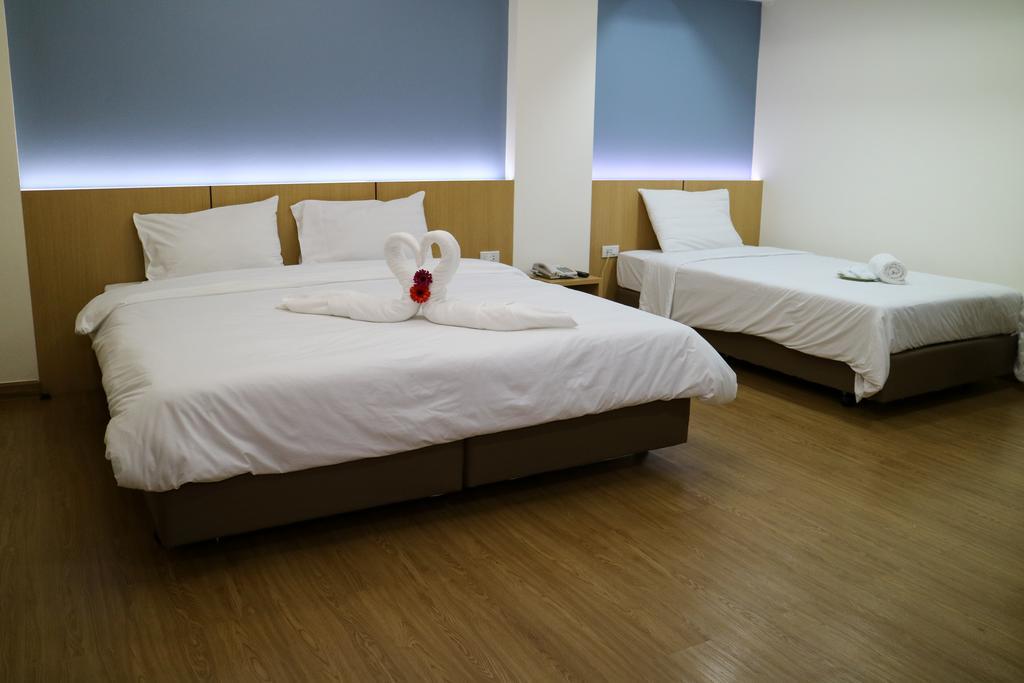 Beerapan Hotel Bangkok Bagian luar foto
