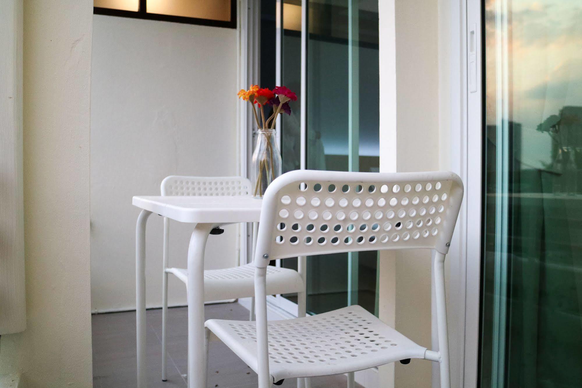 Beerapan Hotel Bangkok Bagian luar foto