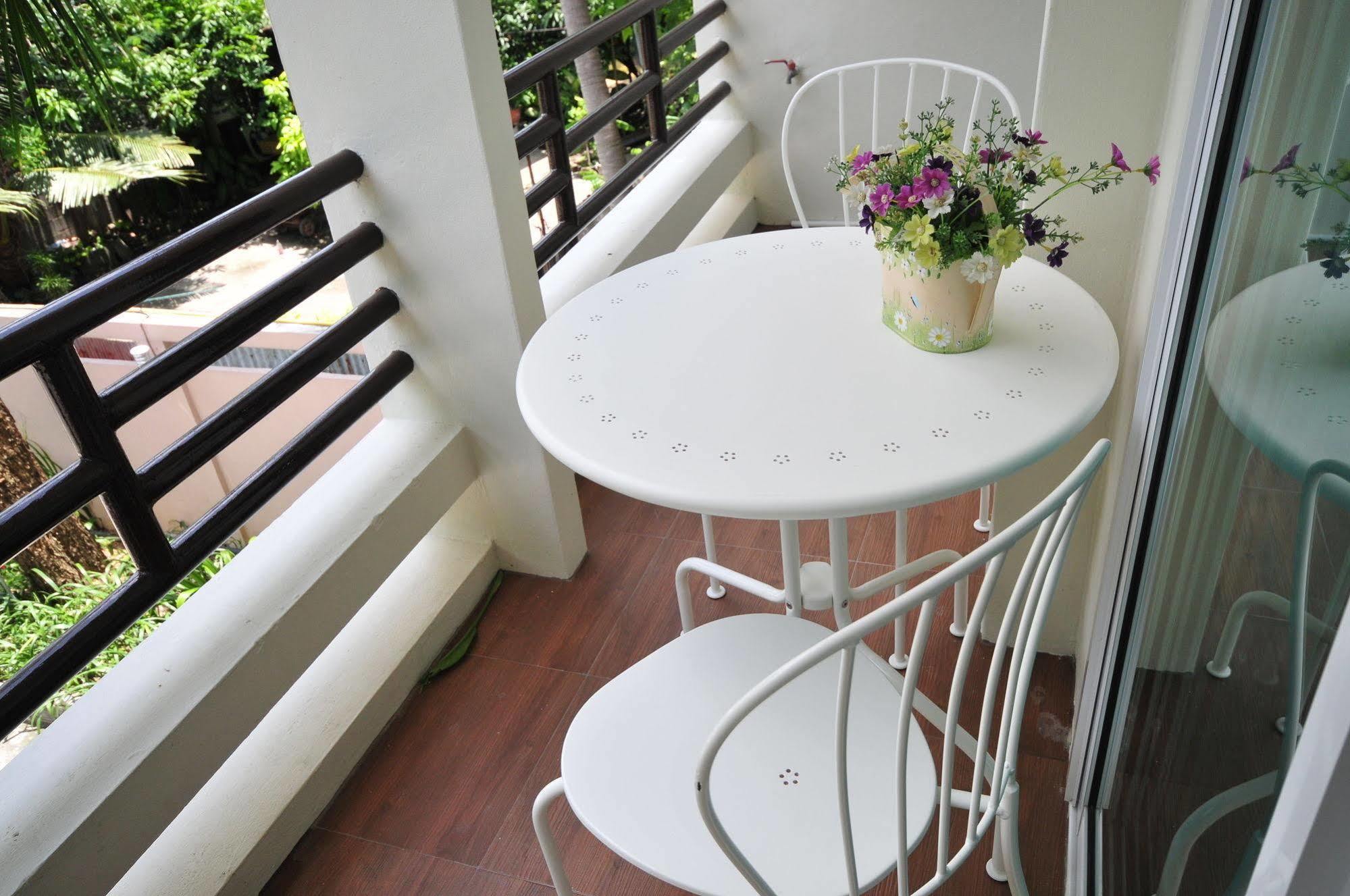 Beerapan Hotel Bangkok Bagian luar foto