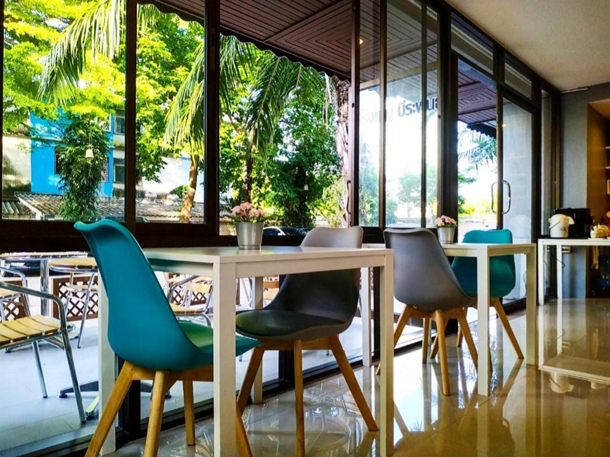 Beerapan Hotel Bangkok Bagian luar foto